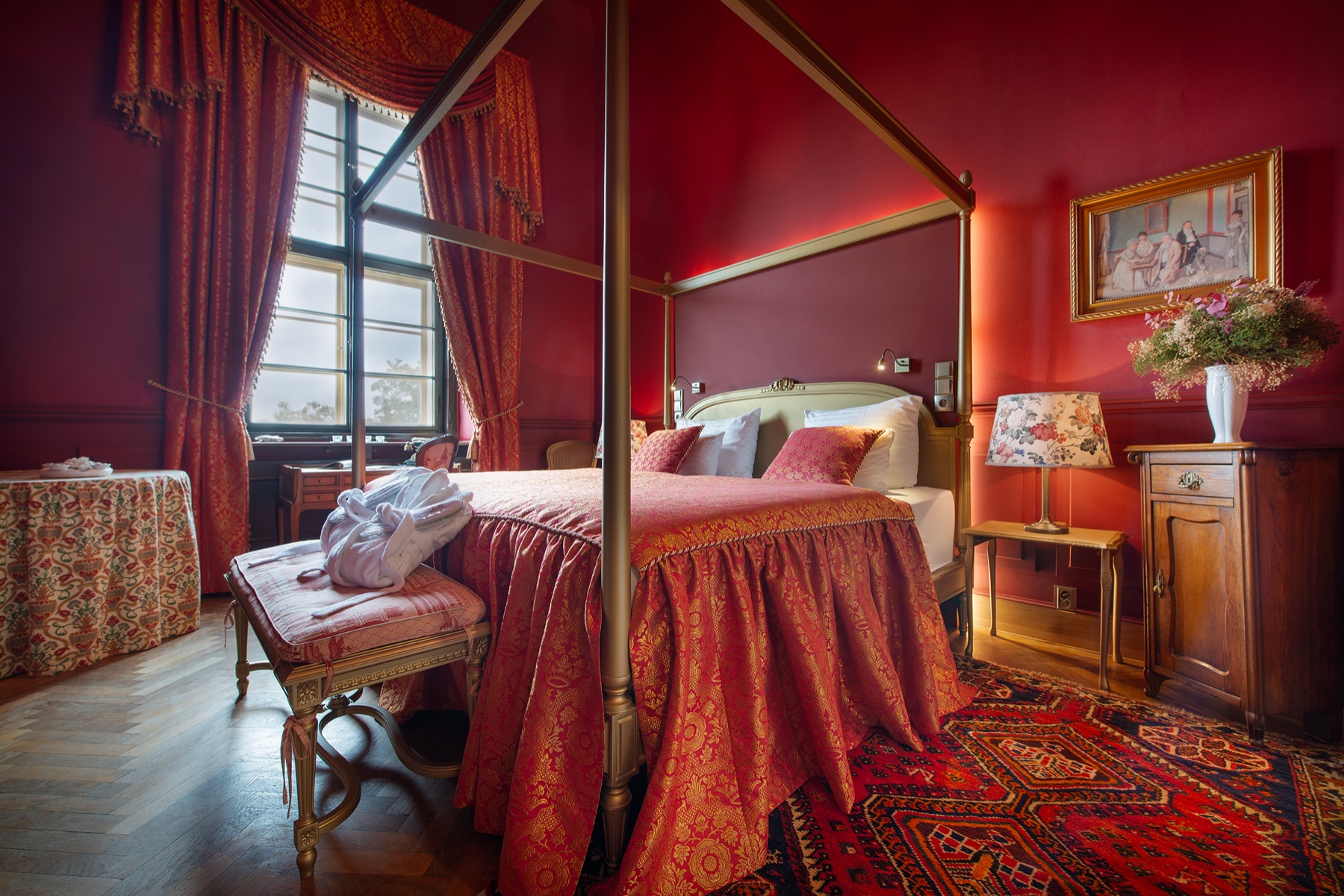 Bed linen, Window décor, Throws – Q-TEX project, hotel room