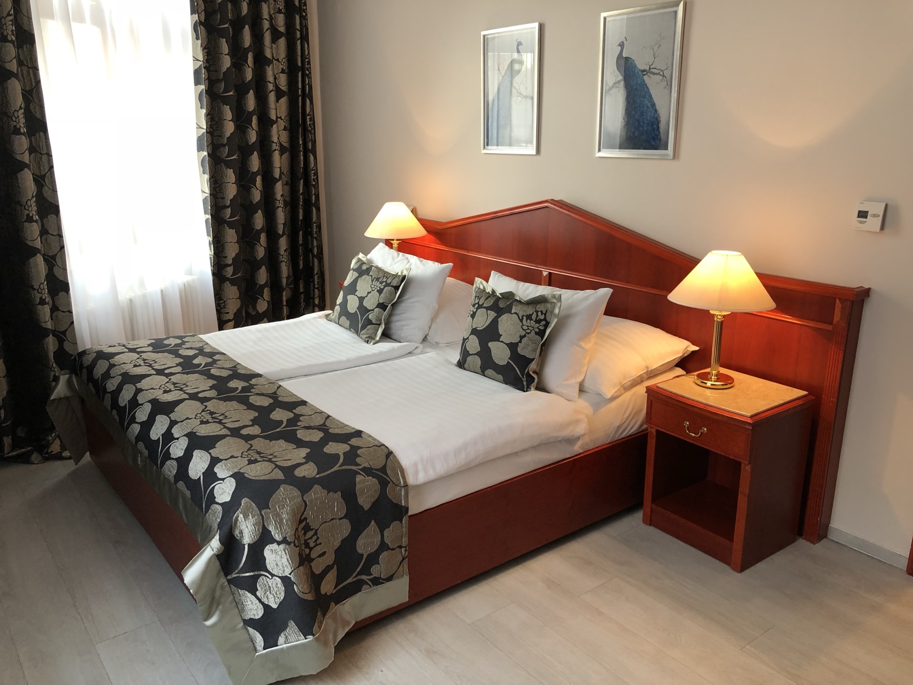 Bed linen, Throws – Q-TEX project, hotel room